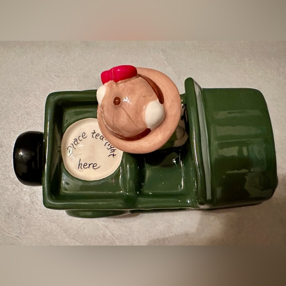 Hello Kitty Ceramic Adventure Tours Green Jeep Truck Tea Light Candle Holder New - Picture 2 of 12